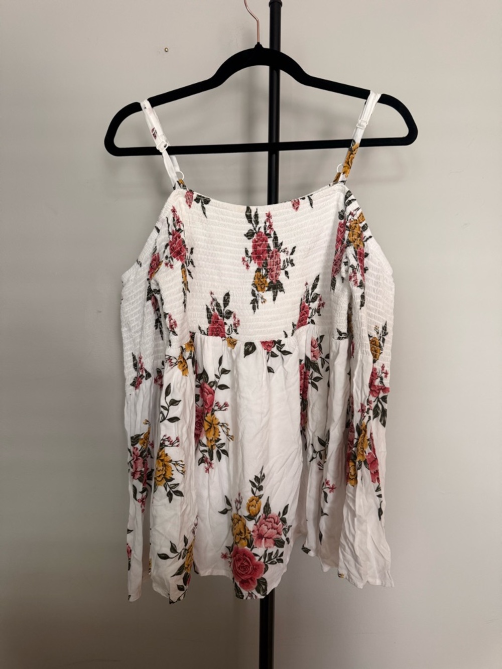 Torrid Women's White Floral Cold-Shoulder Tank Top - White Pink Yellow